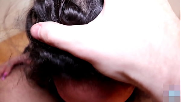 La sexy teenager latina si esibisce