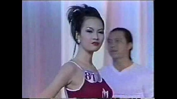 Miss Vietnam - fleurs et étangs